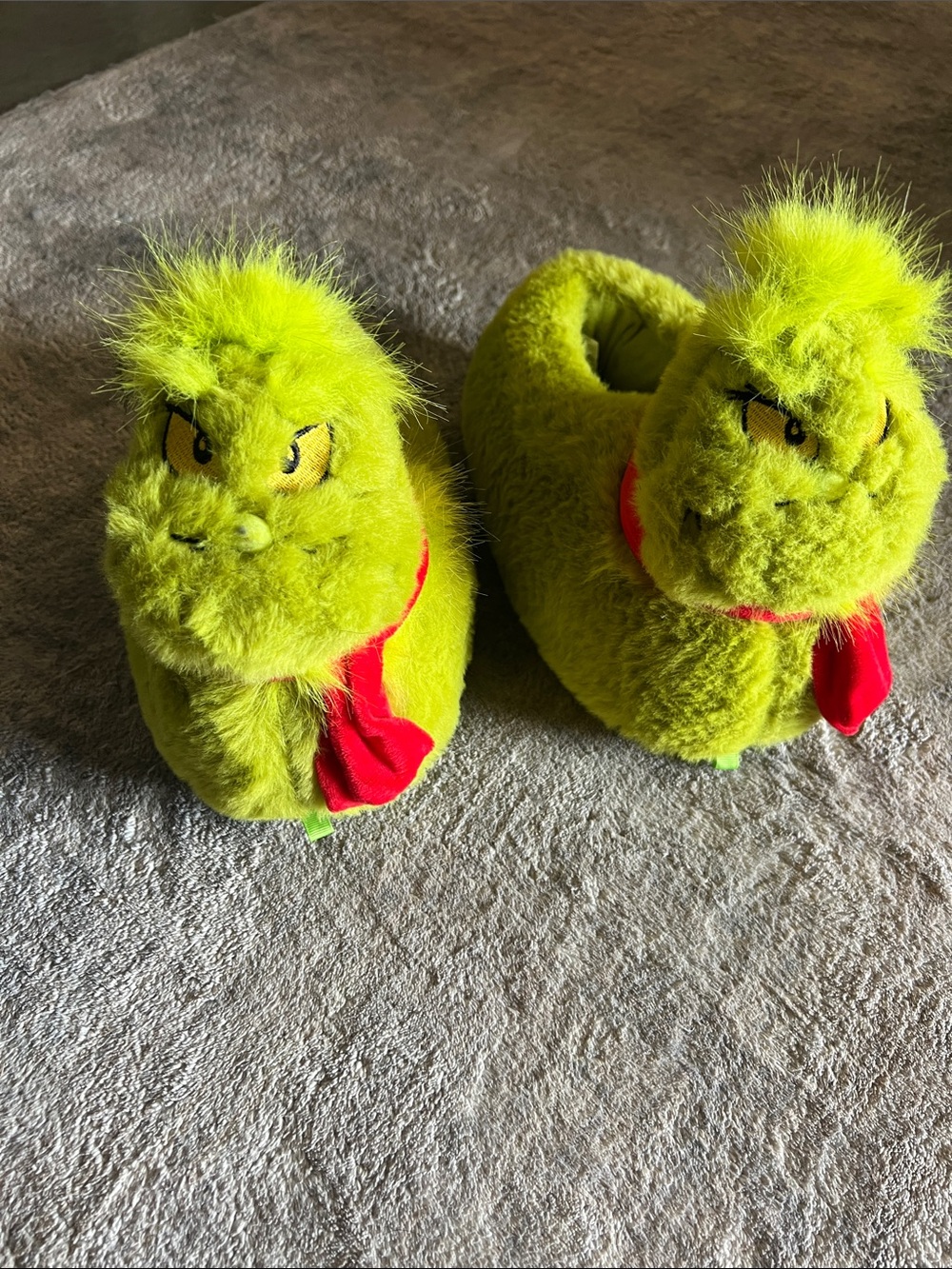 Kids Plush Grinch Fuzzy Slippers - Green